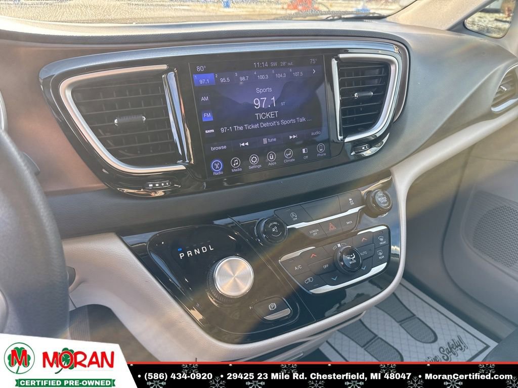 Used 2017 Chrysler Pacifica Touring Plus w/ Tire & Wheel Group image 17