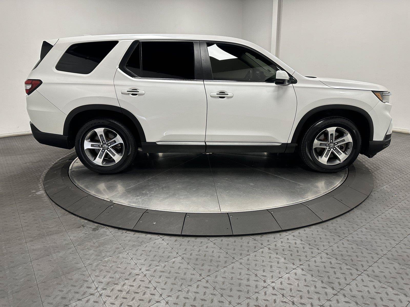 Certified 2025 Honda Pilot EX-L image 15
