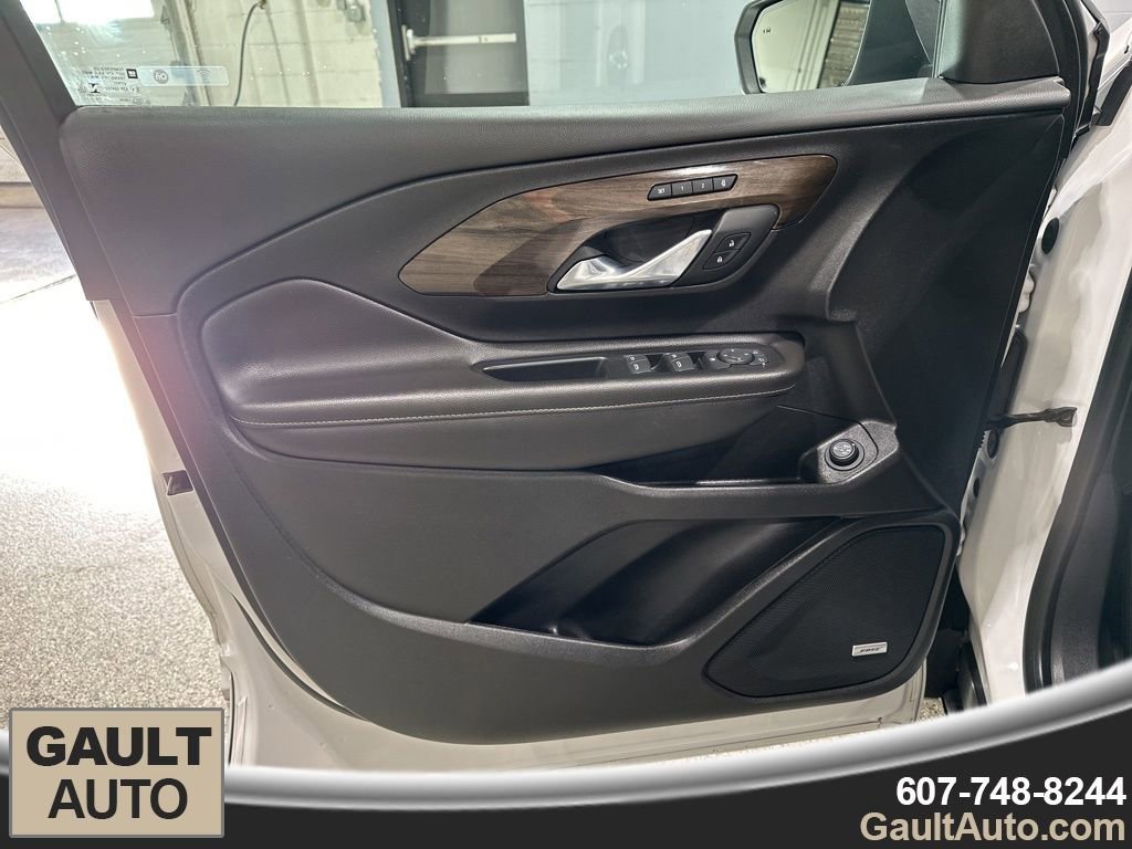 Used 2019 GMC Terrain Denali w/ Advanced Safety Package image 13
