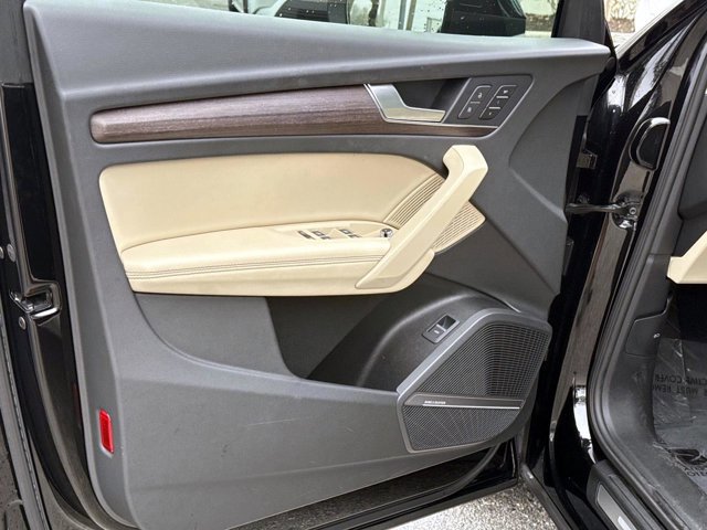 Used 2021 Audi Q5 Premium Plus w/ Premium Plus Package image 18