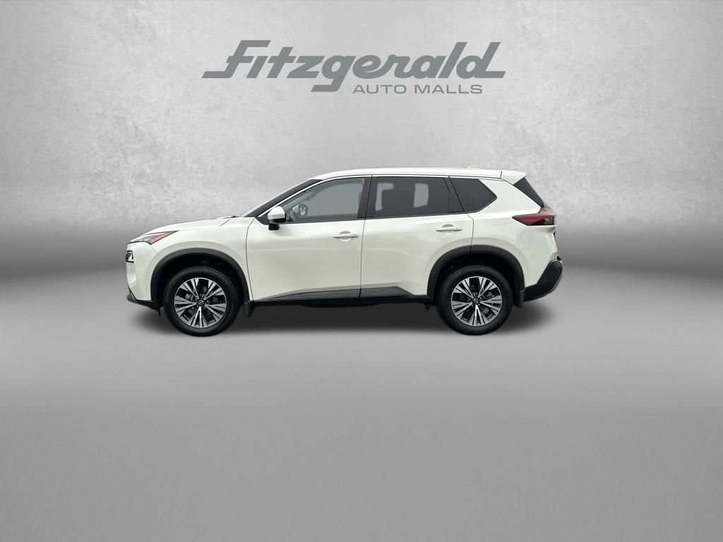 Used 2023 Nissan Rogue SV image 4