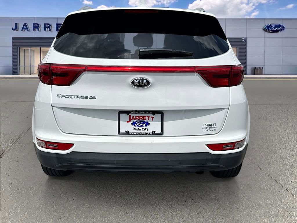 Used 2018 Kia Sportage LX w/ LX Technology Package FWD image 6