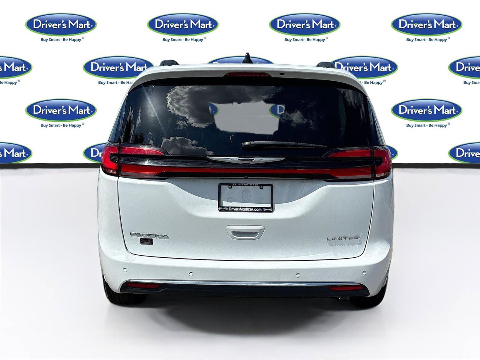 Used 2023 Chrysler Pacifica Limited image 6