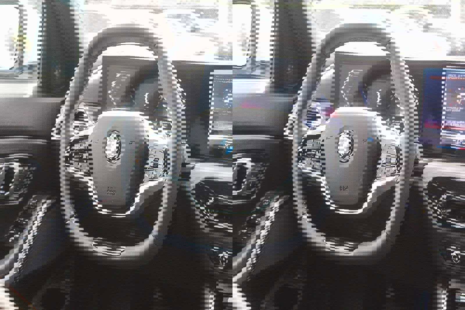 Used 2025 BMW 330i Sedan w/ Premium Package image 15