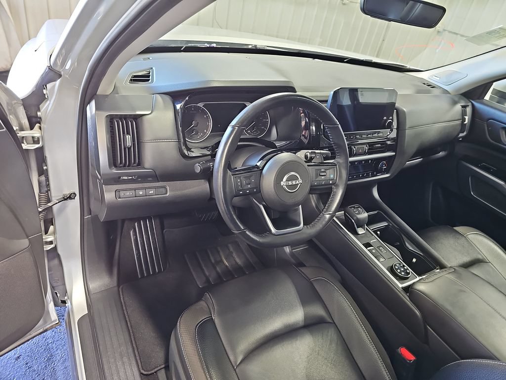 Certified 2024 Nissan Pathfinder SL w/ SL Premium Package AWD/4WD image 16