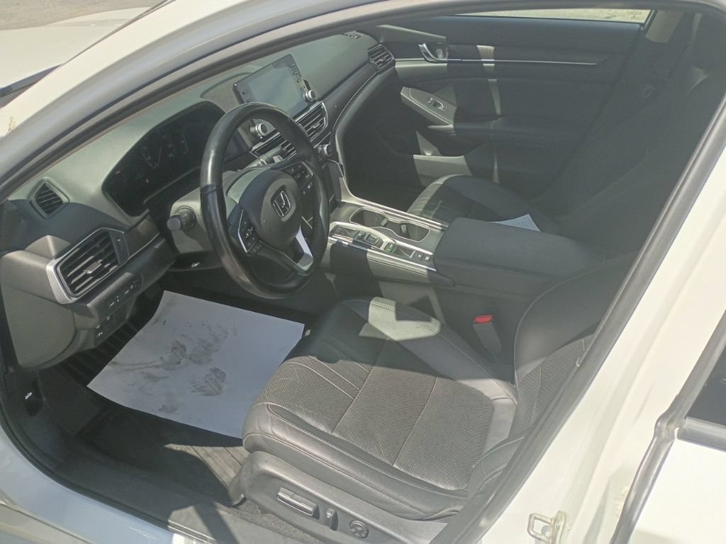 Used 2019 Honda Accord Touring image 11