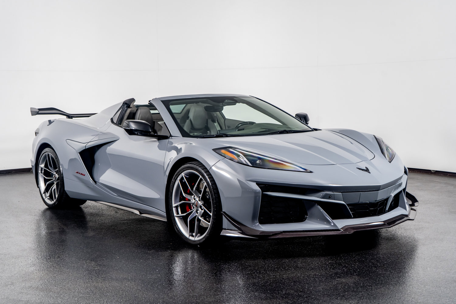Used 2025 Chevrolet Corvette Z06 image 4