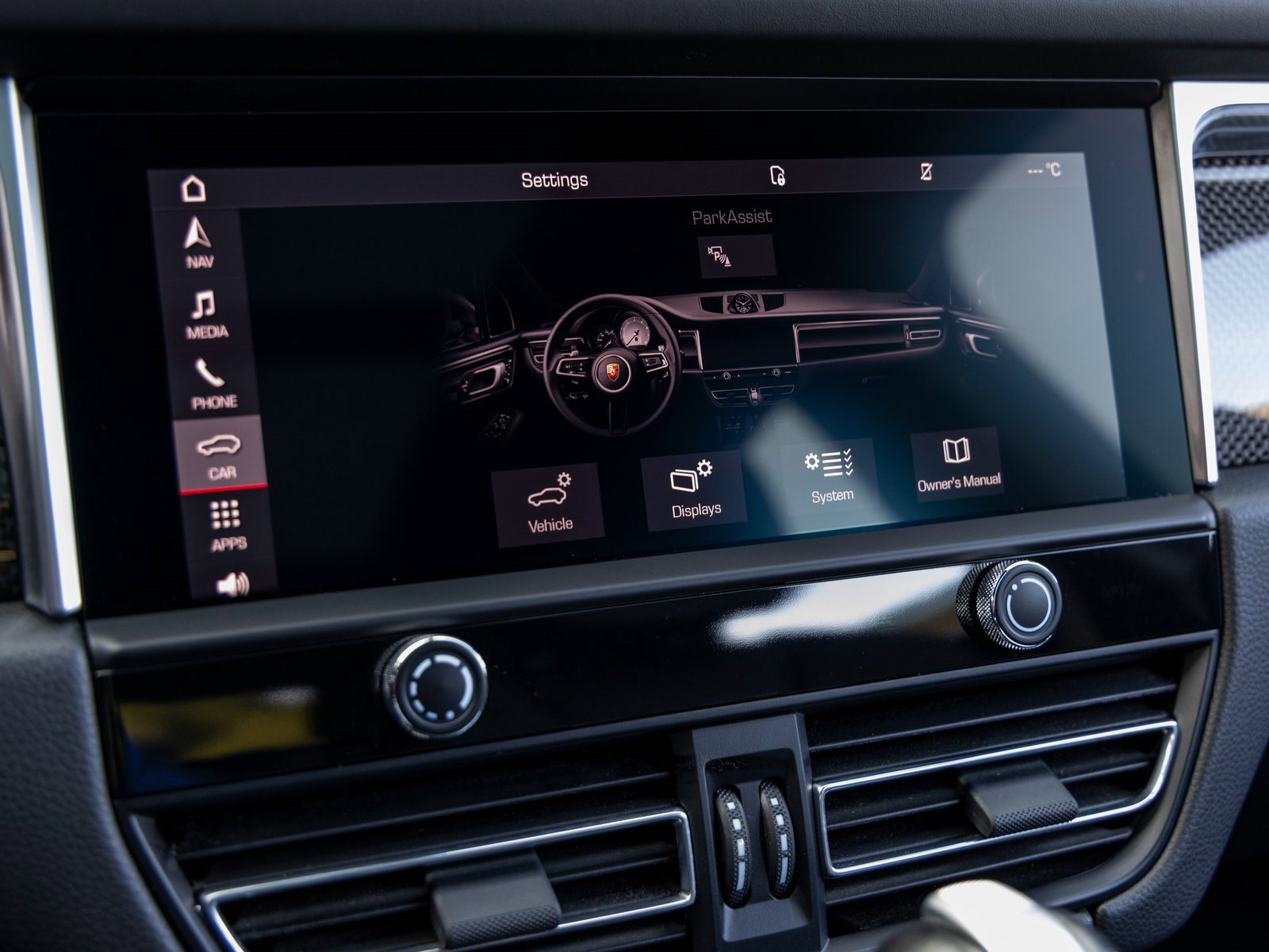 Certified 2023 Porsche Macan GTS image 39