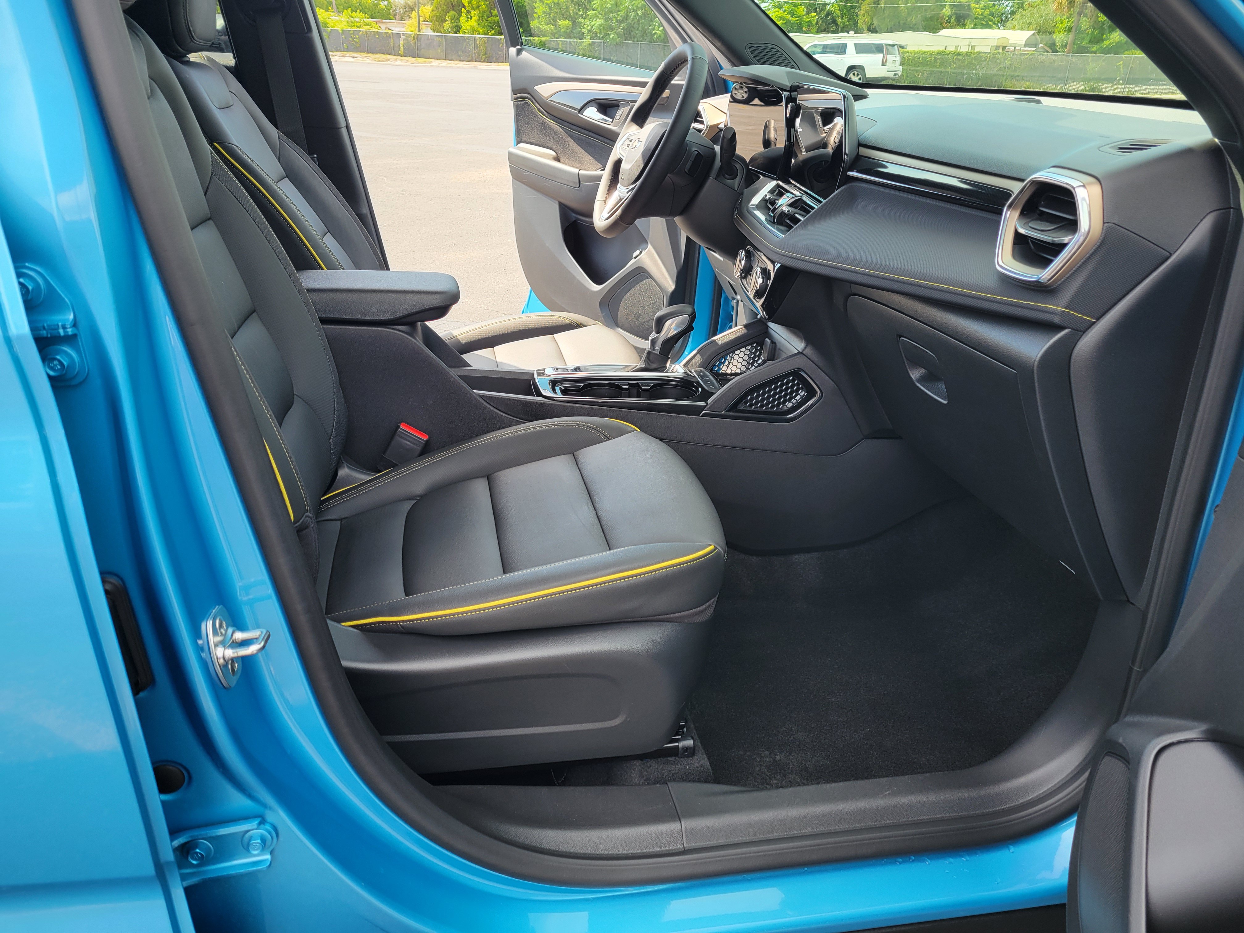 Used 2025 Chevrolet TrailBlazer ACTIV w/ Convenience Package FWD image 28