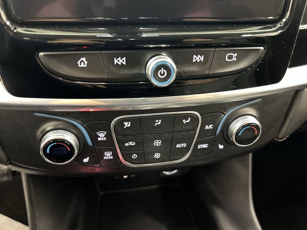 Used 2019 Chevrolet Traverse LT image 16