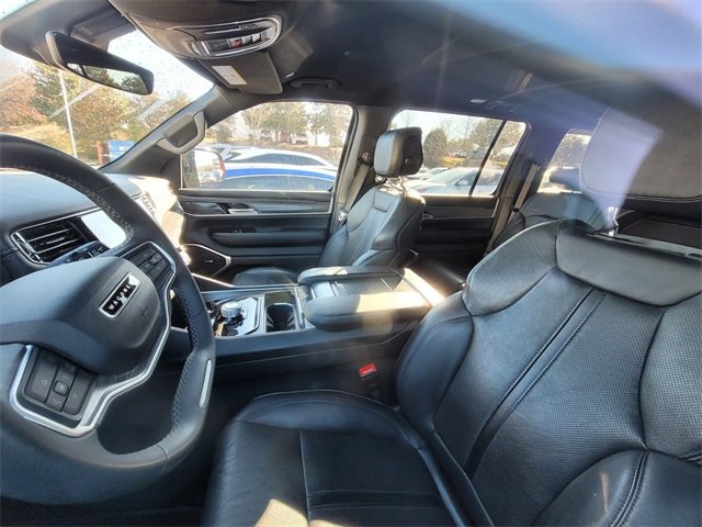 Used 2023 Jeep Wagoneer L Series II image 5