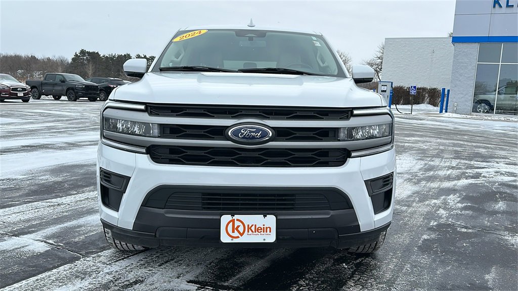 Used 2024 Ford Expedition Max XLT image 2
