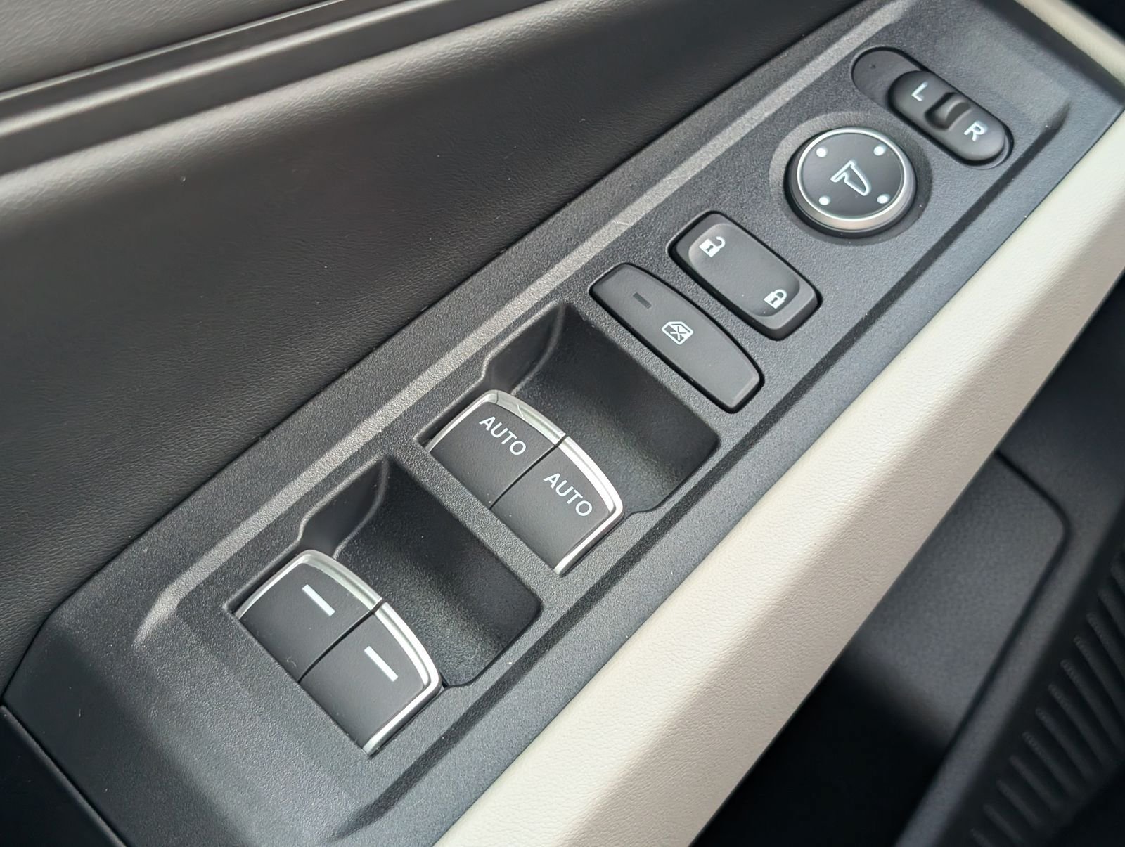 Used 2025 Honda Accord SE image 17