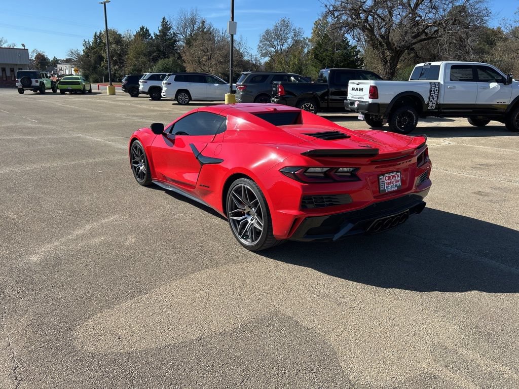 Used 2024 Chevrolet Corvette Z06 RWD image 3