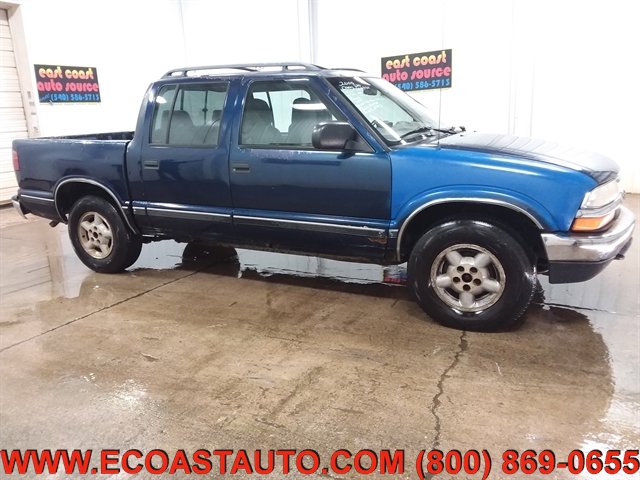 Used 2000 Chevrolet S10 Pickup LS w/ Preferred Equipment Group AWD/4WD image 2