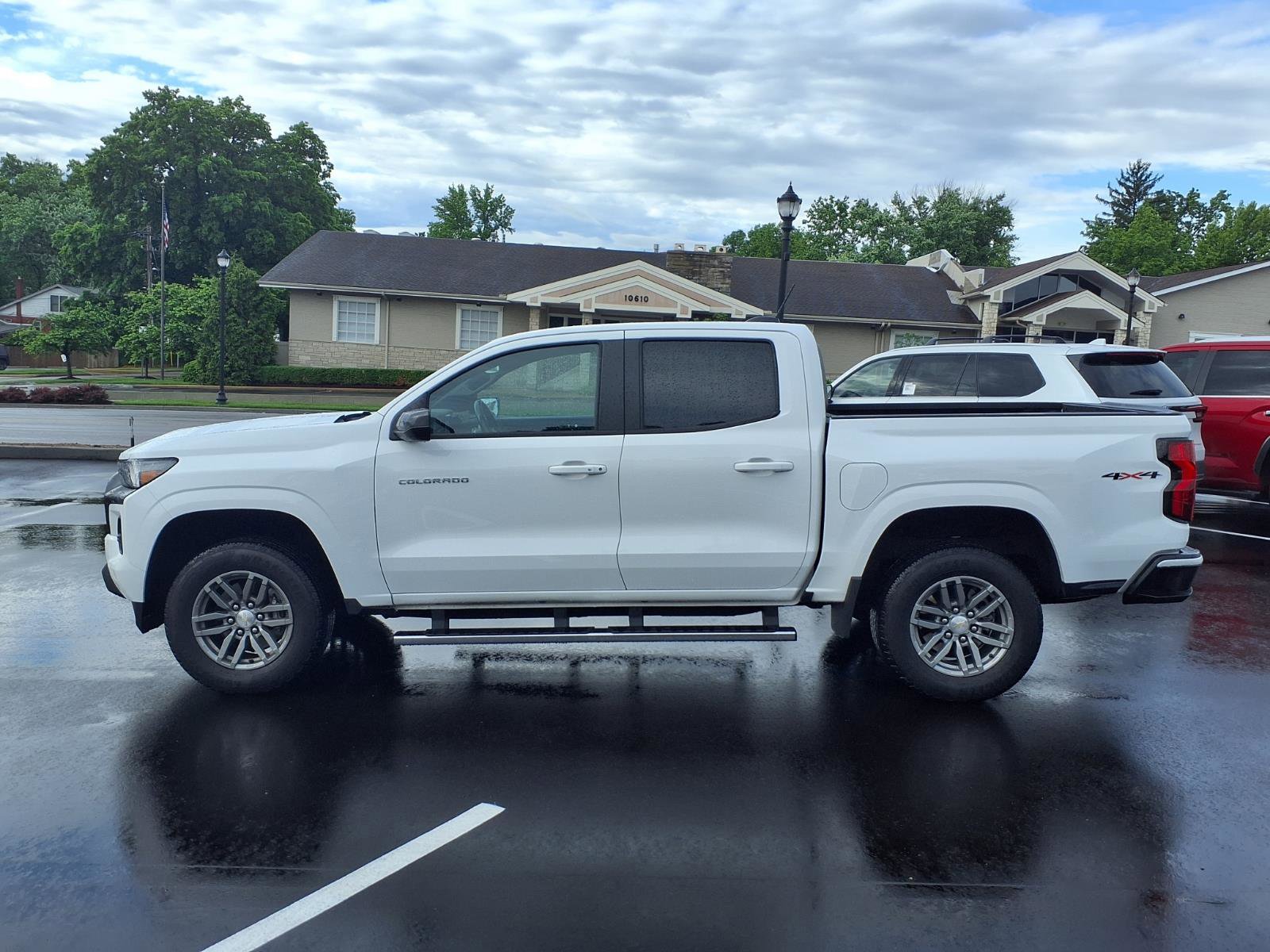Used 2023 Chevrolet Colorado LT w/ LT Convenience Package II AWD/4WD image 28