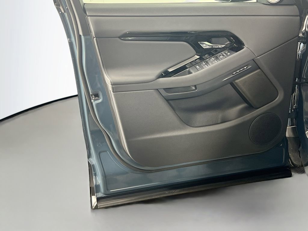 Certified 2025 Land Rover Range Rover Evoque Dynamic SE image 18