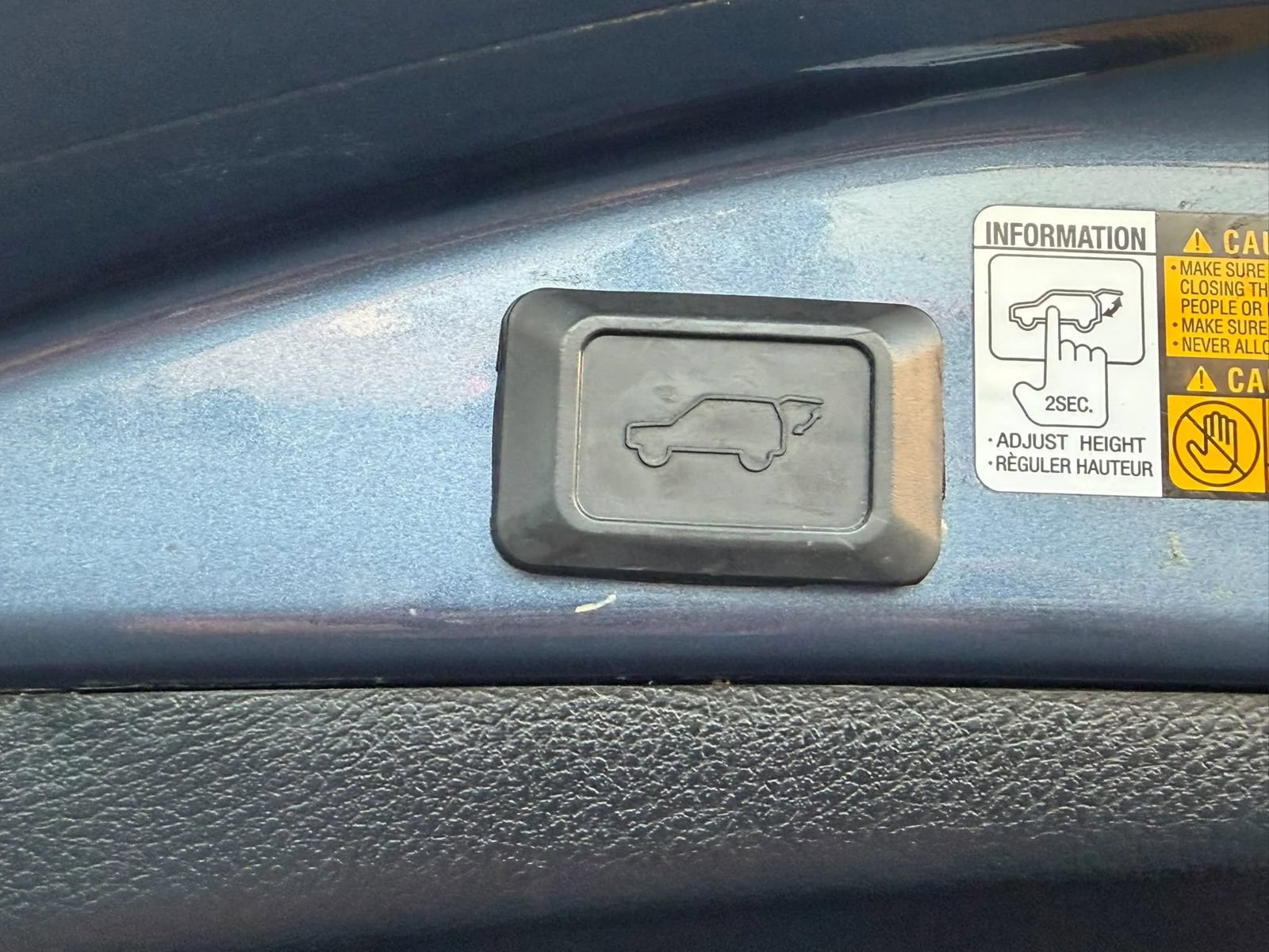 Used 2013 Toyota RAV4 Limited FWD image 19