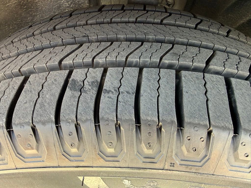 Used 2022 Buick Enclave Avenir w/ Avenir Technology Package image 9