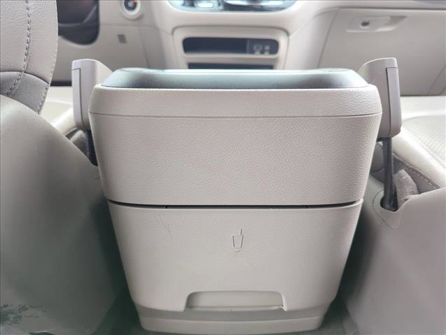 Used 2017 Chrysler Pacifica Touring-L Plus w/ Tire & Wheel Group image 10