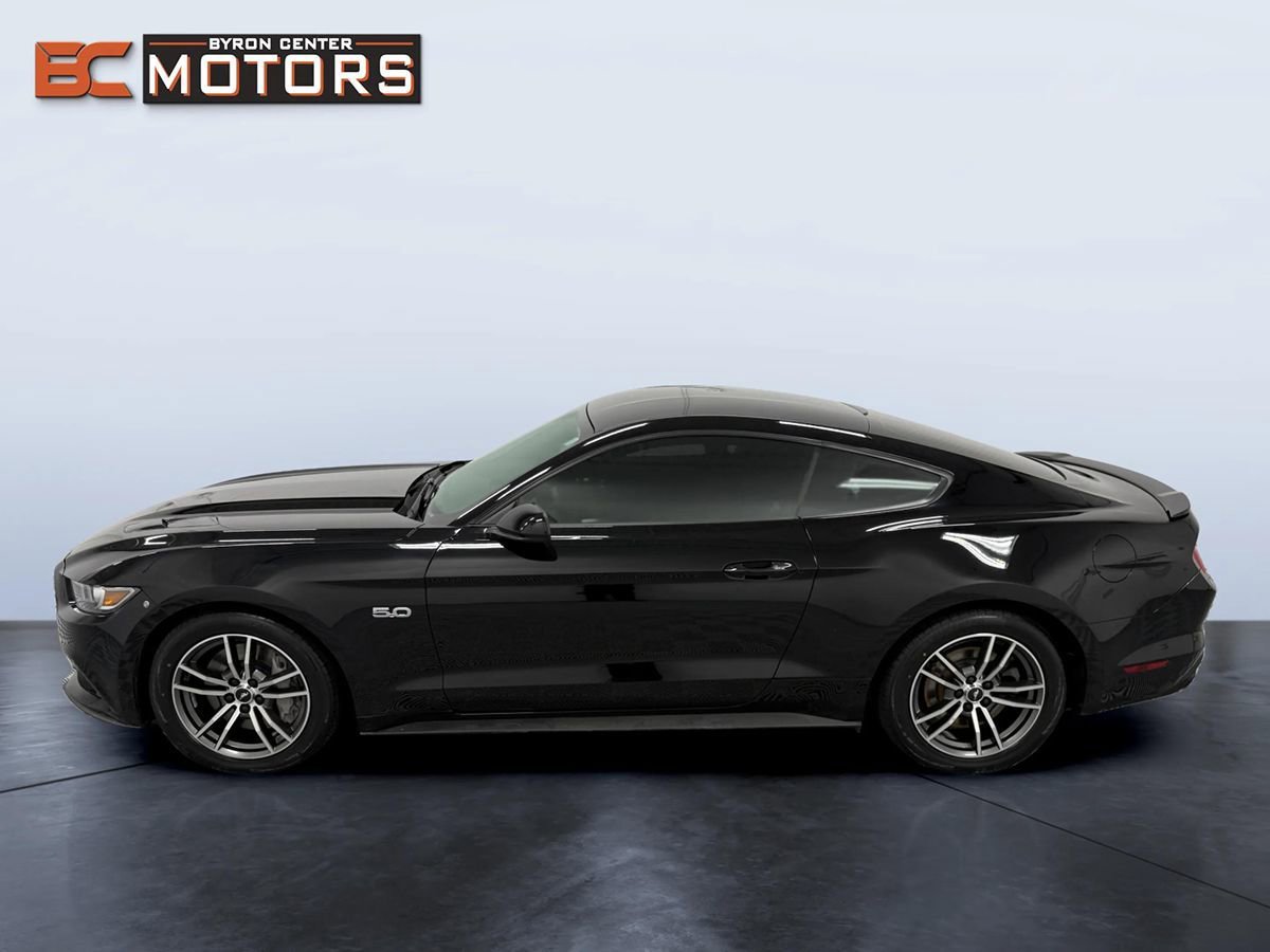 Used 2017 Ford Mustang GT image 3