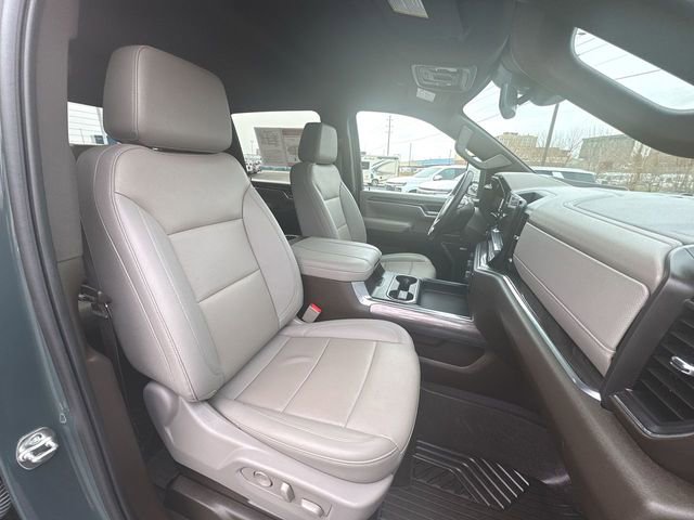 Used 2025 Chevrolet Silverado 2500 LTZ w/ LTZ Plus Package image 28