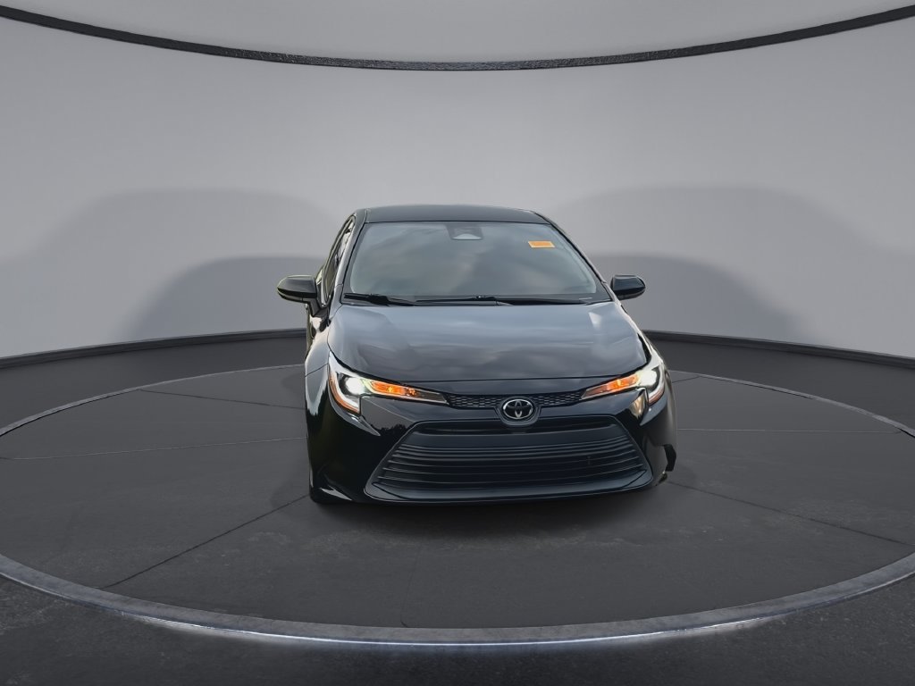 Used 2023 Toyota Corolla LE FWD image 3