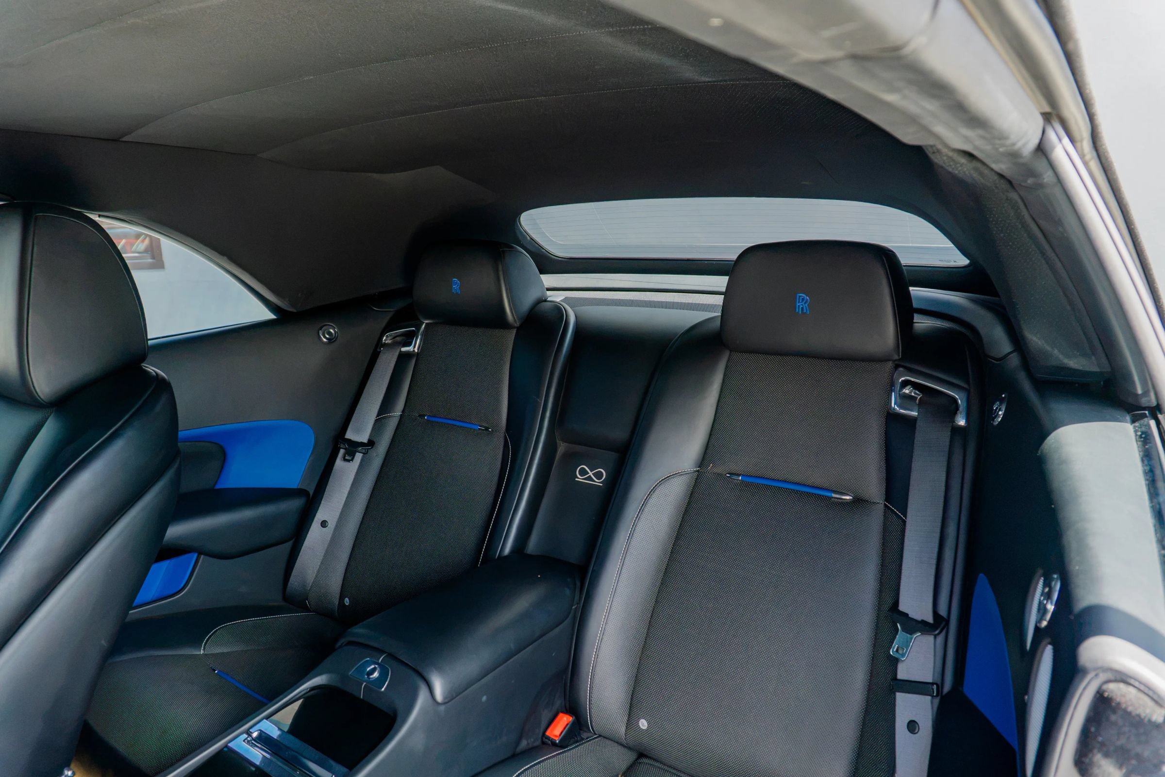 Used 2018 Rolls-Royce Dawn RWD image 13