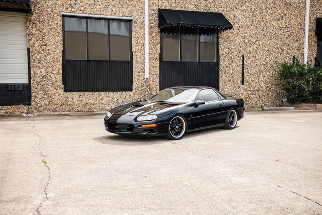 Used 2002 Chevrolet Camaro Z28 w/ SS Performance/Appearance Pkg RWD image 17