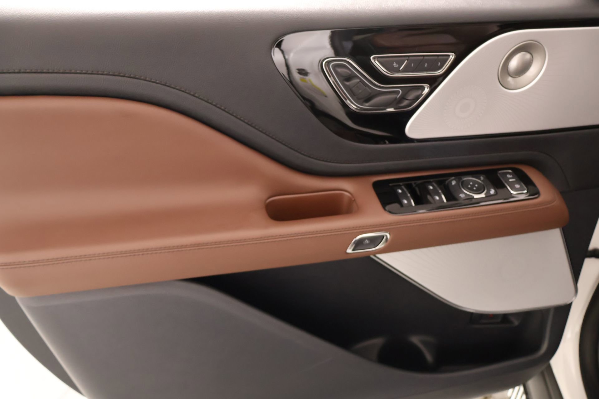 New 2026 Lincoln Aviator Reserve AWD/4WD image 17
