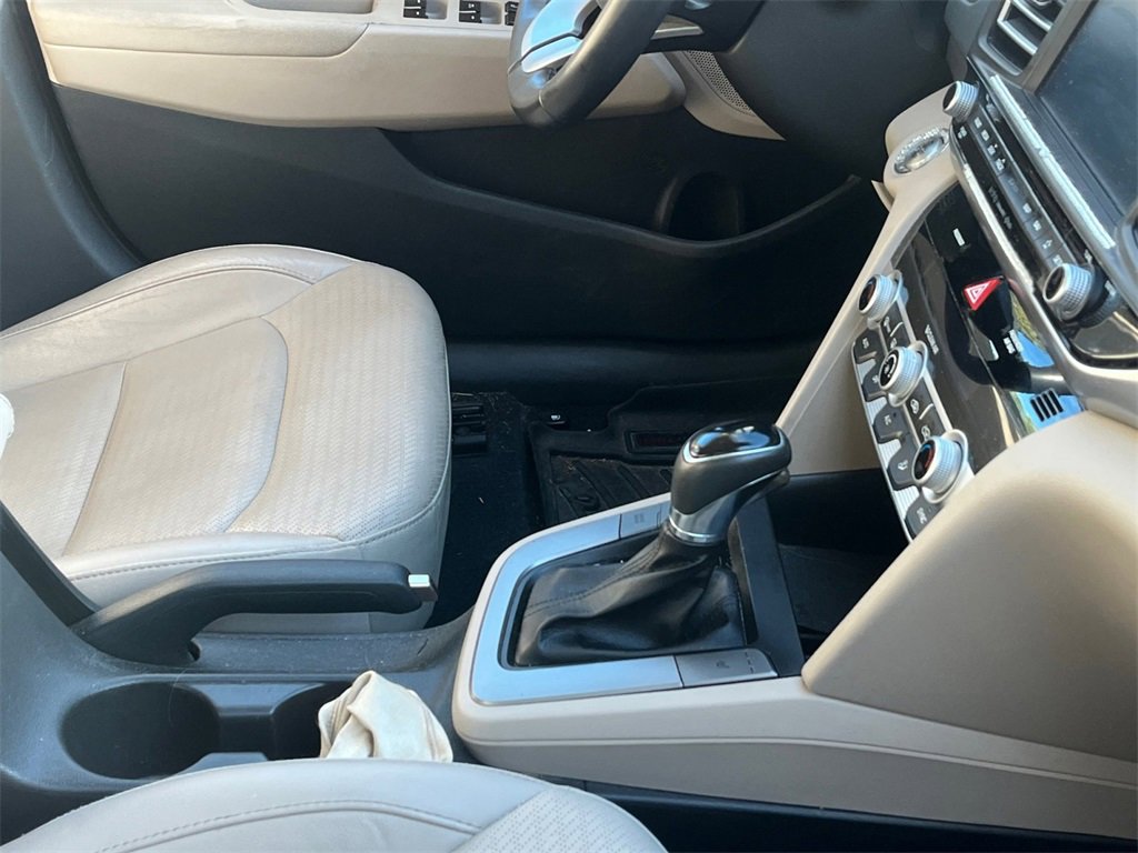 Used 2020 Hyundai Elantra Limited w/ Ultimate Package 03 image 6