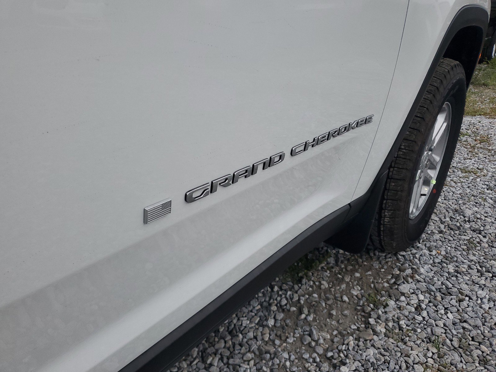 New 2025 Jeep Grand Cherokee Laredo image 6