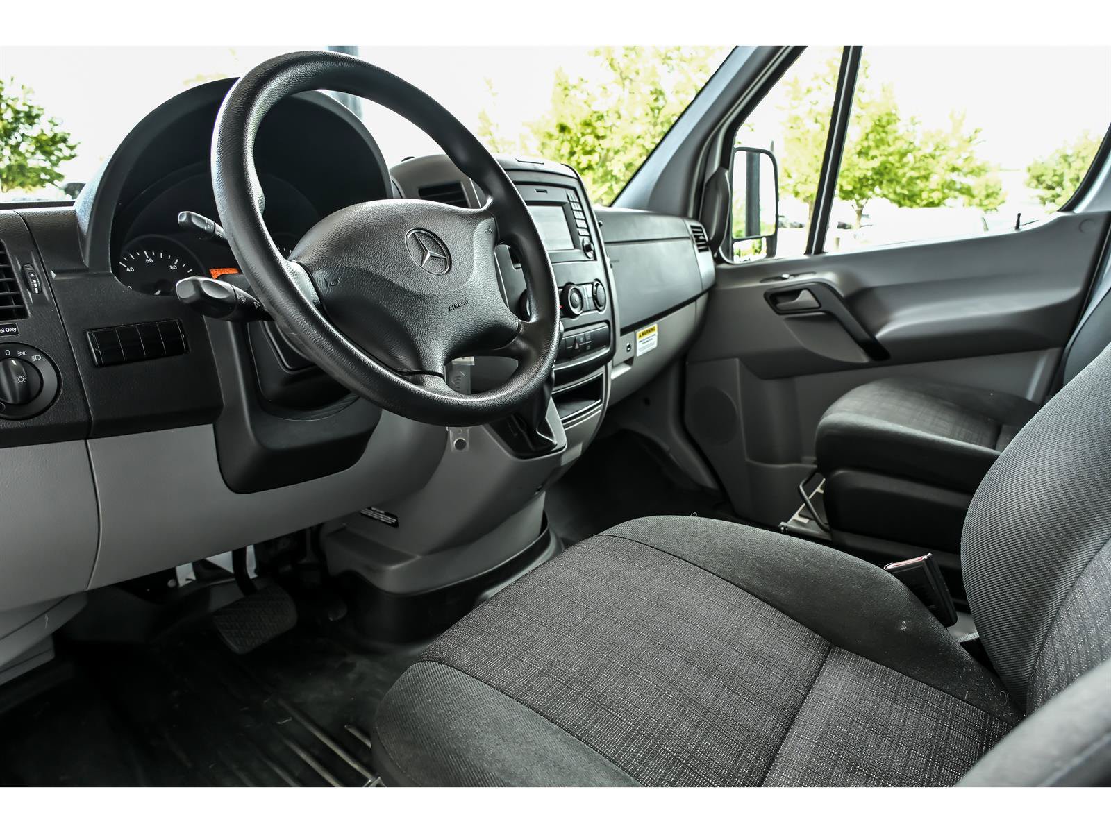 Used 2017 Mercedes-Benz Sprinter 2500 image 11