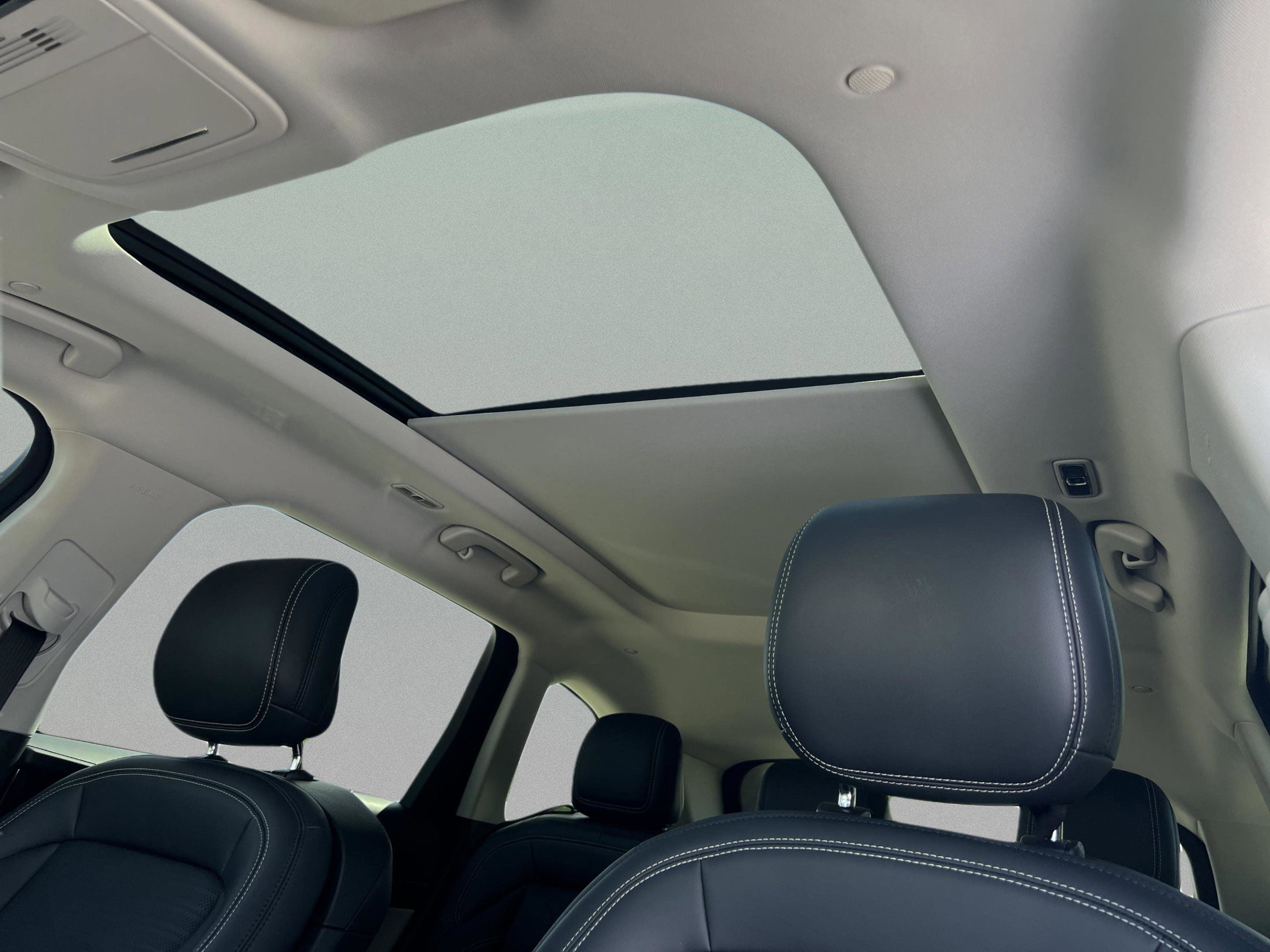 Used 2024 Lincoln Nautilus Reserve w/ Equipment Group 202A image 26