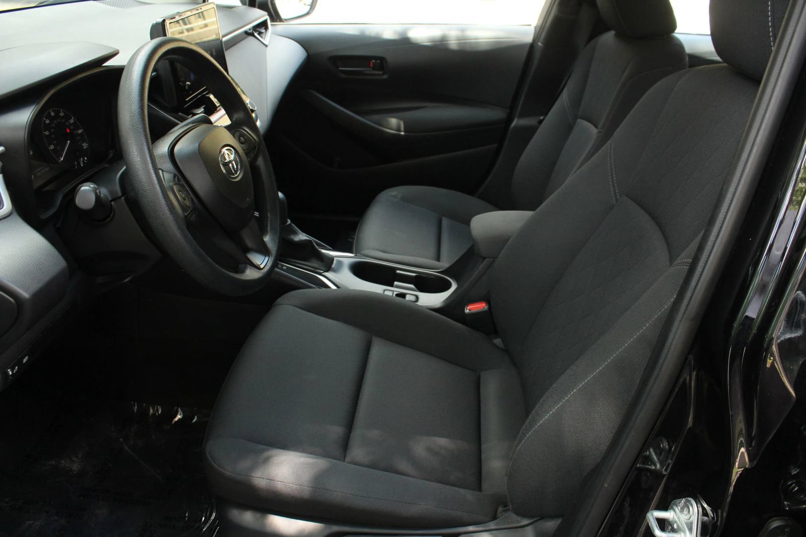Used 2024 Toyota Corolla LE FWD image 14