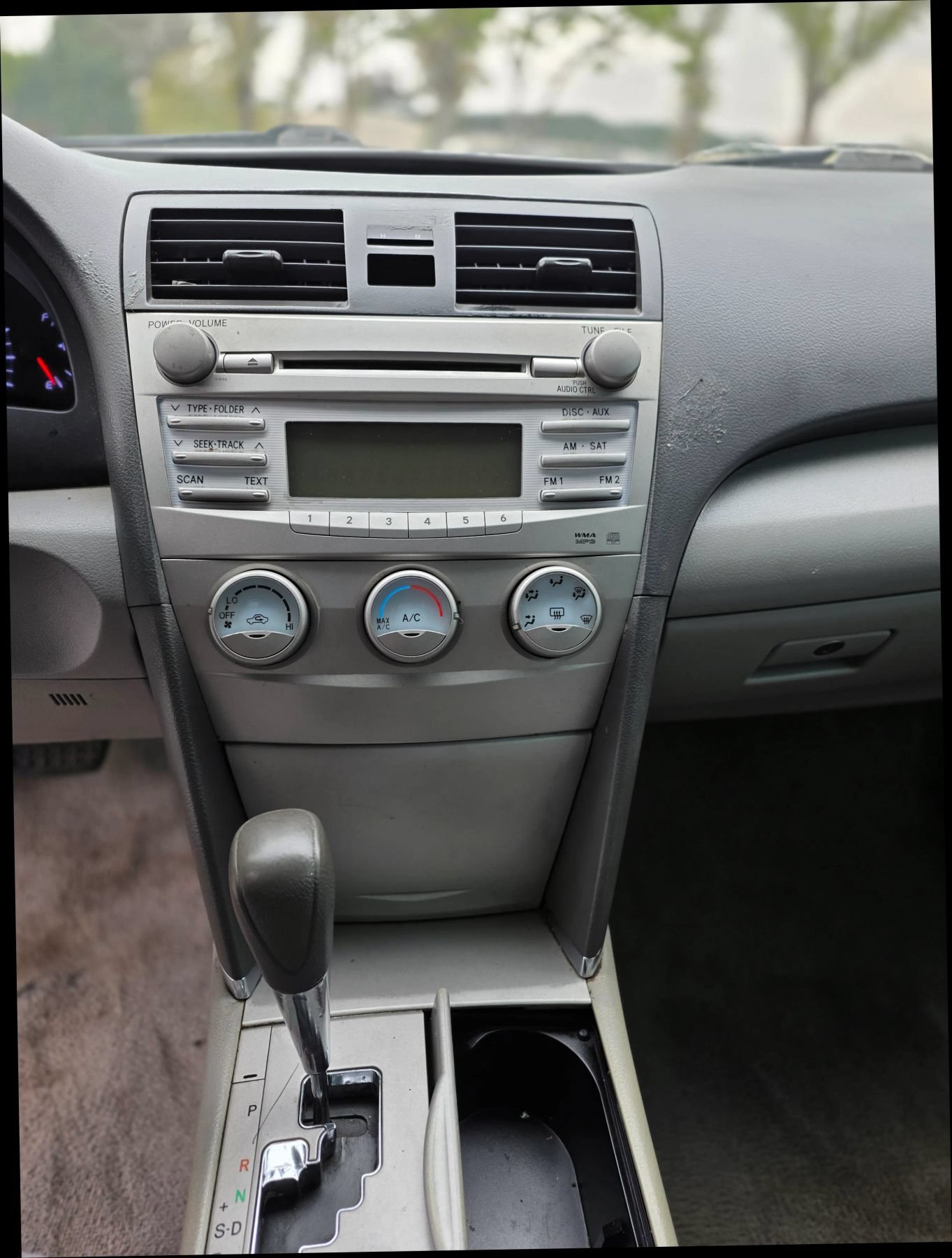 Used 2010 Toyota Camry LE FWD image 20