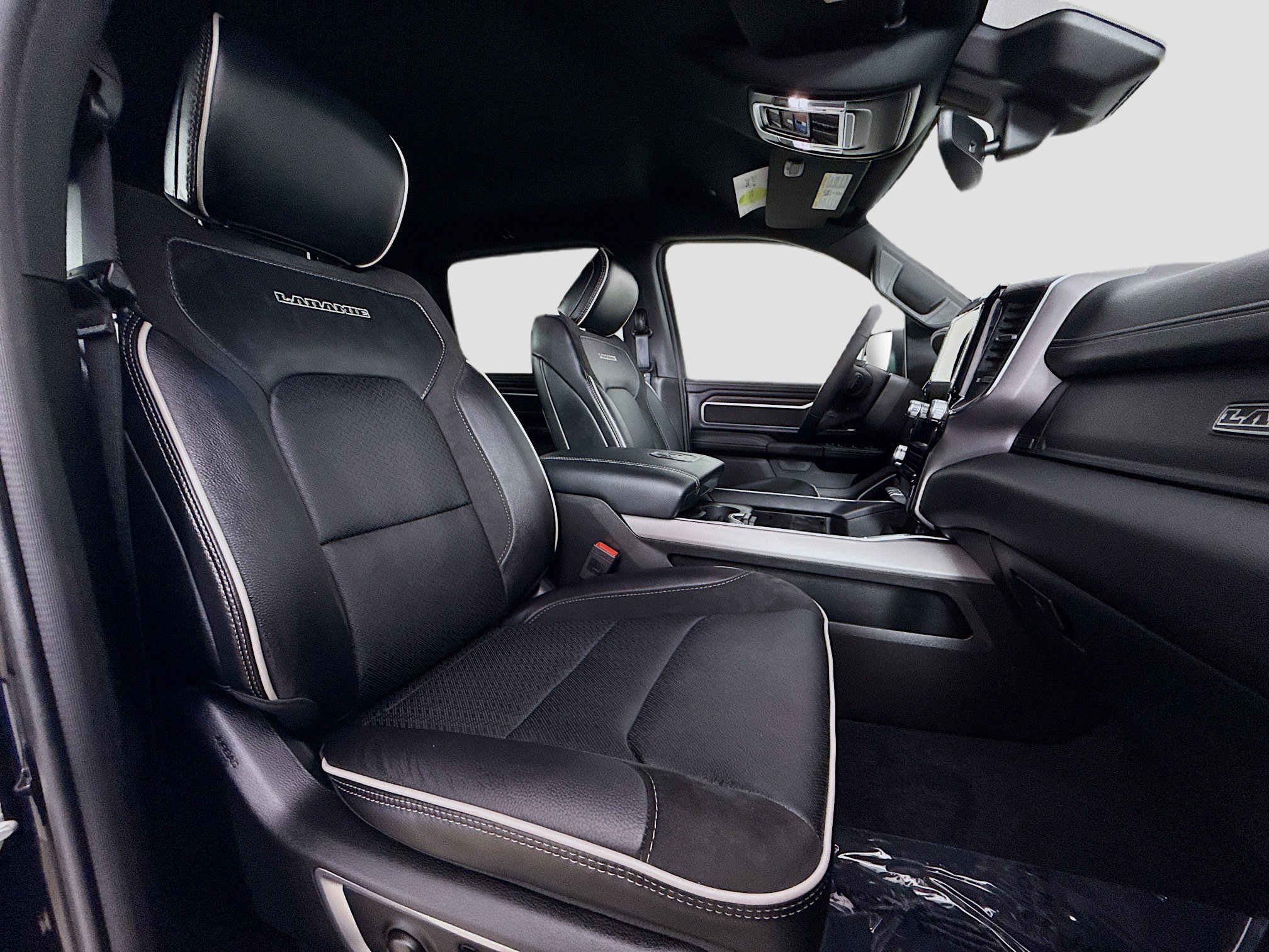 Used 2026 RAM 1500 Laramie w/ Sport Appearance Package image 28