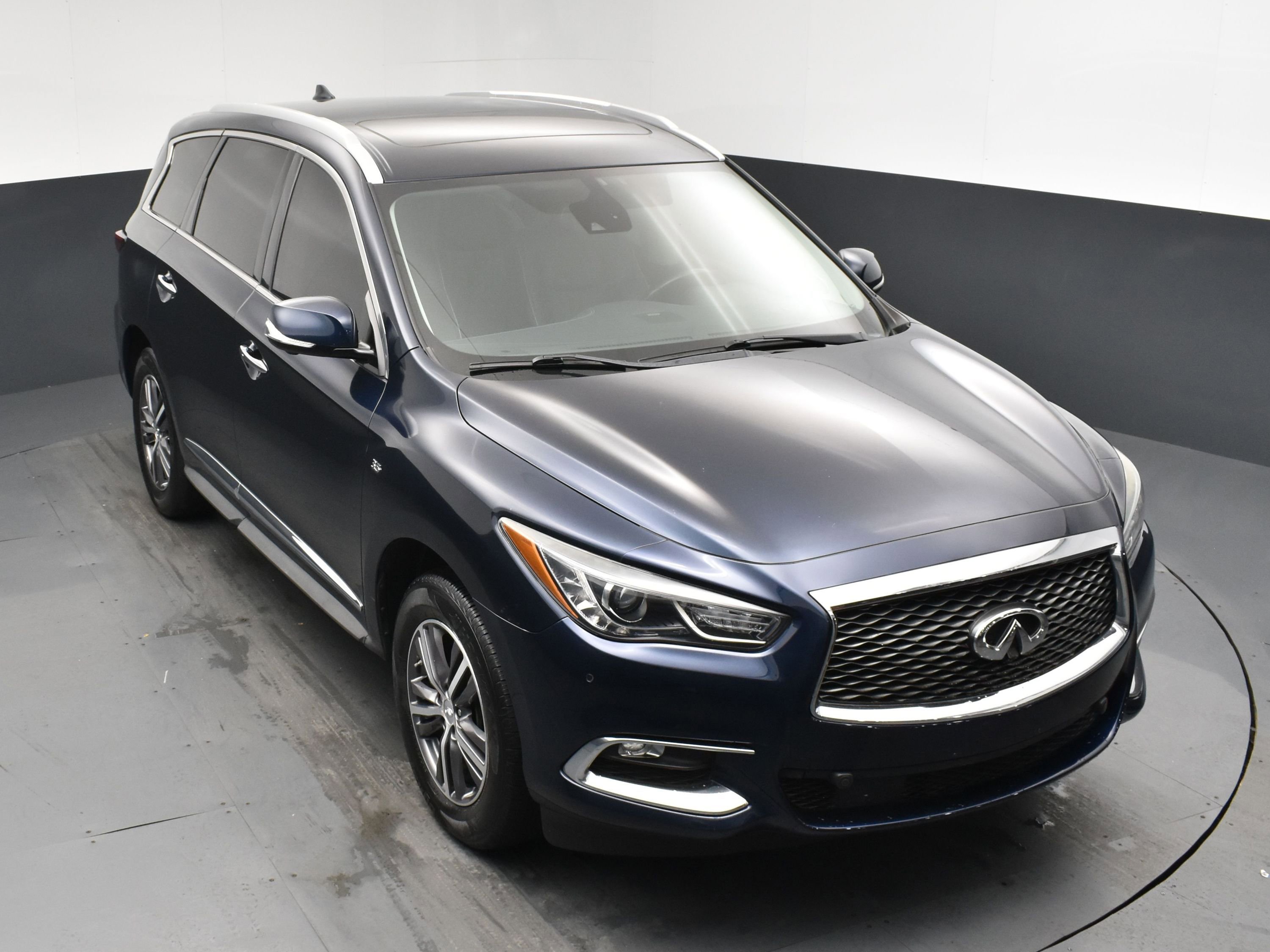 Used 2019 INFINITI QX60 Luxe w/ Essential Package image 16
