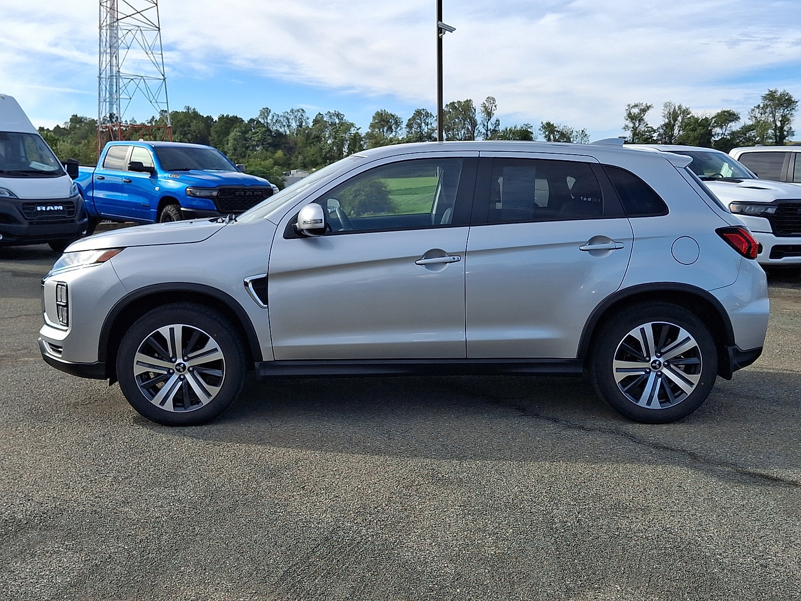 Used 2022 Mitsubishi Outlander Sport SE FWD image 4