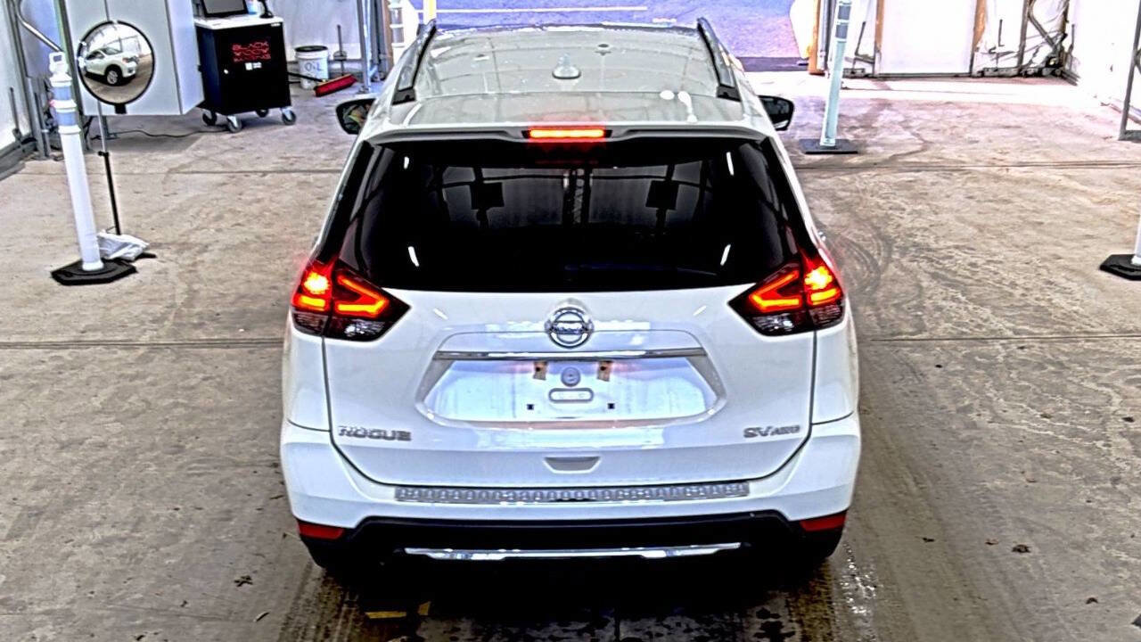 Used 2018 Nissan Rogue SV w/ Premium Package image 6