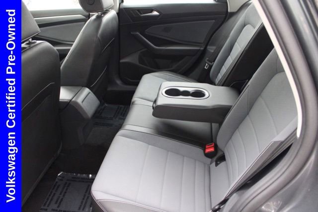 Used 2025 Volkswagen Jetta SE image 23