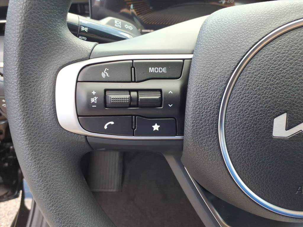 New 2026 Kia K5 LXS FWD image 20