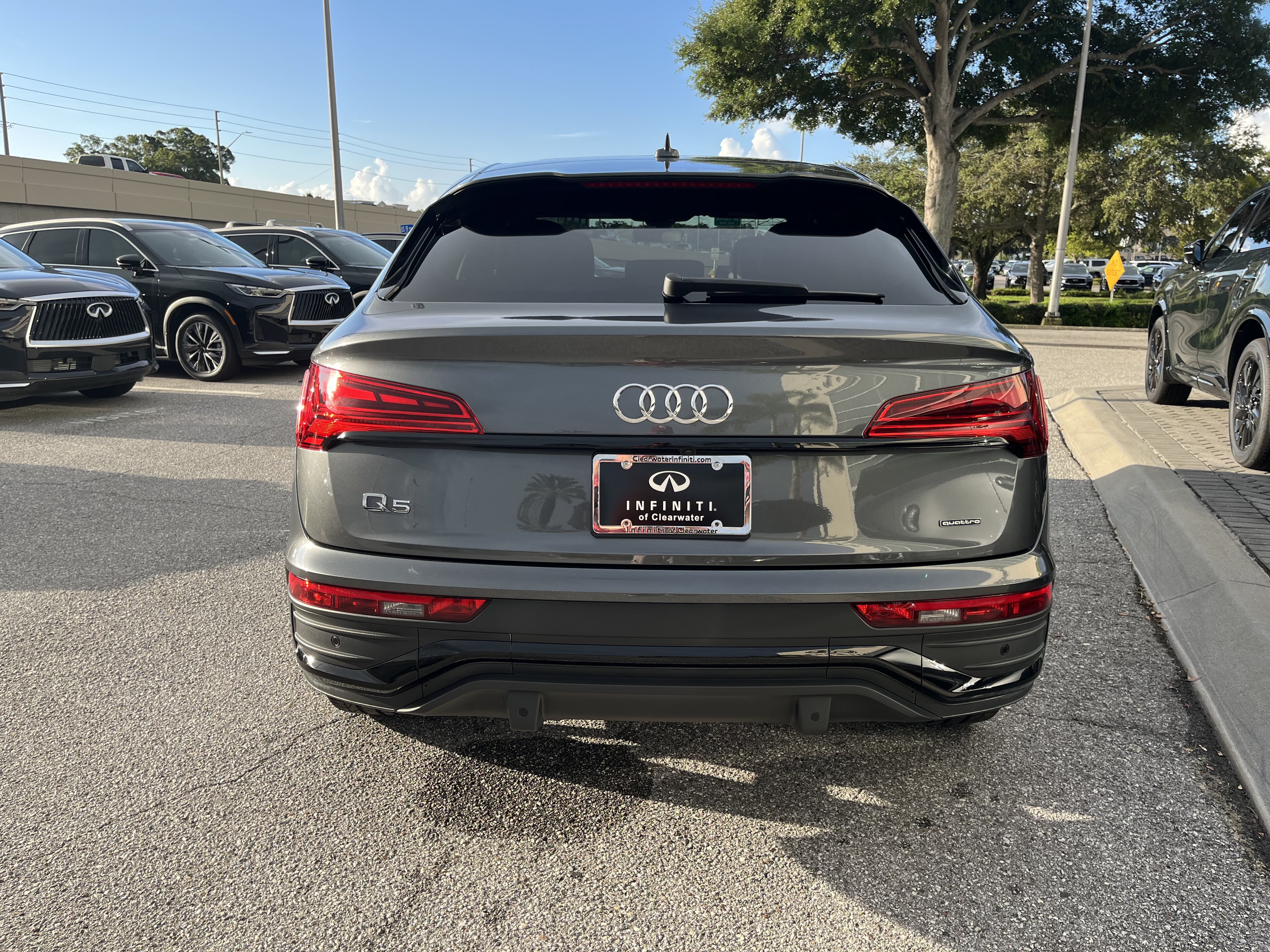 Used 2023 Audi Q5 2.0T Premium Plus w/ Premium Plus Package AWD/4WD image 7