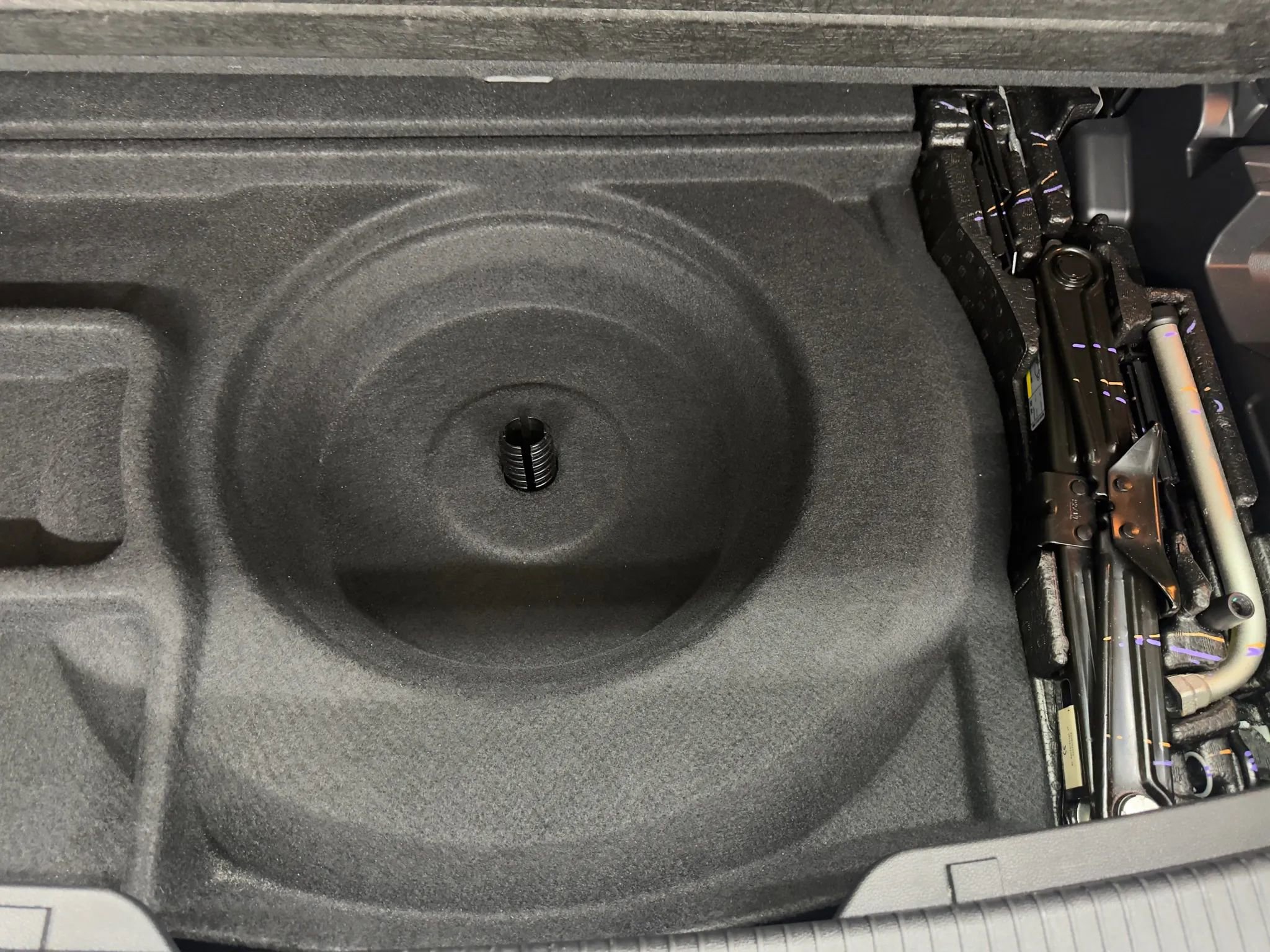 Used 2018 Volkswagen Atlas SEL image 33