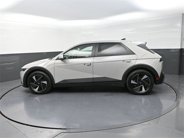 New 2025 Hyundai Ioniq 5 SE image 5