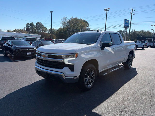 Used 2024 Chevrolet Silverado 1500 LT AWD/4WD image 14