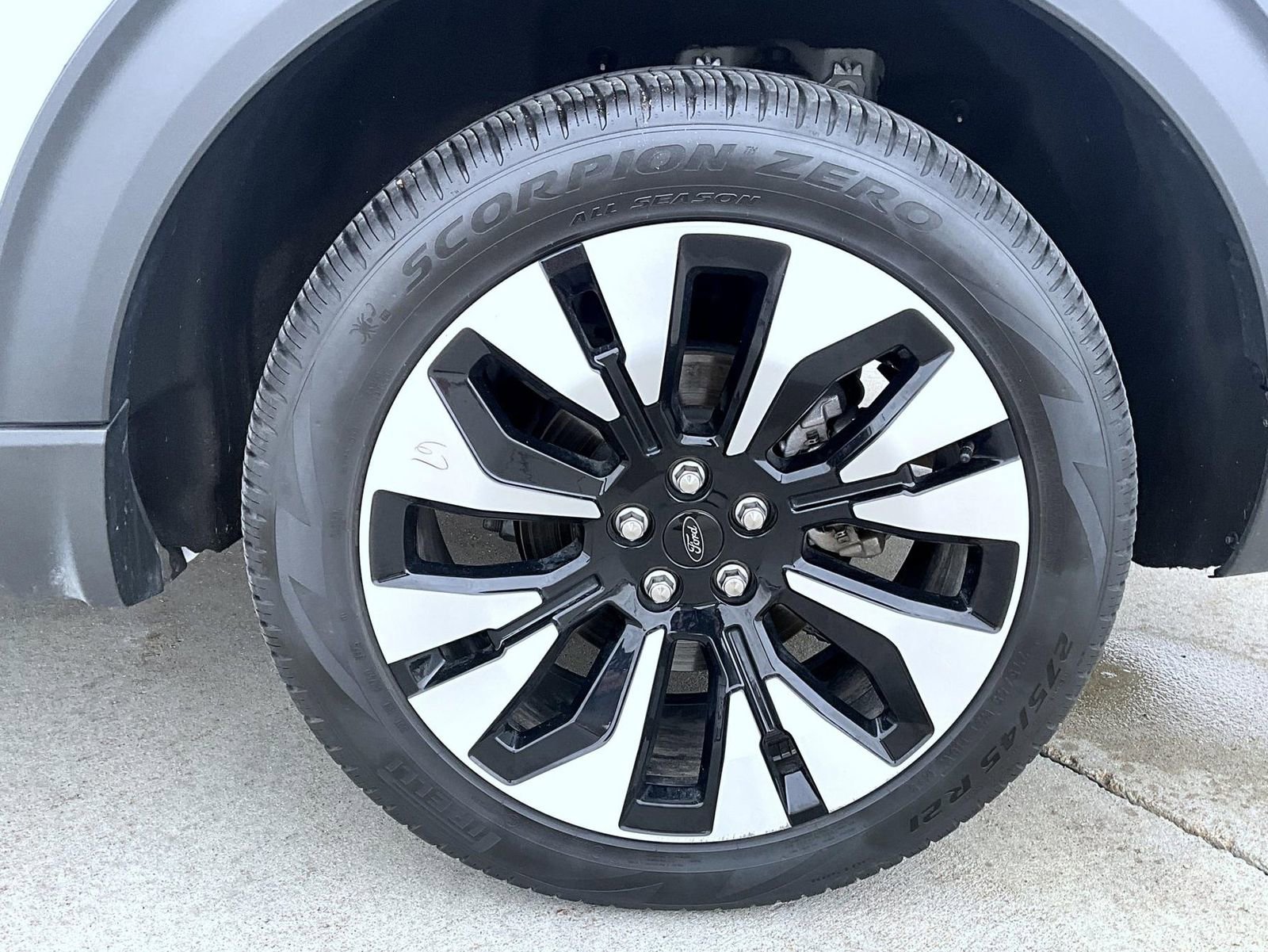 Used 2025 Ford Explorer Platinum w/ LUX Leather Package image 28