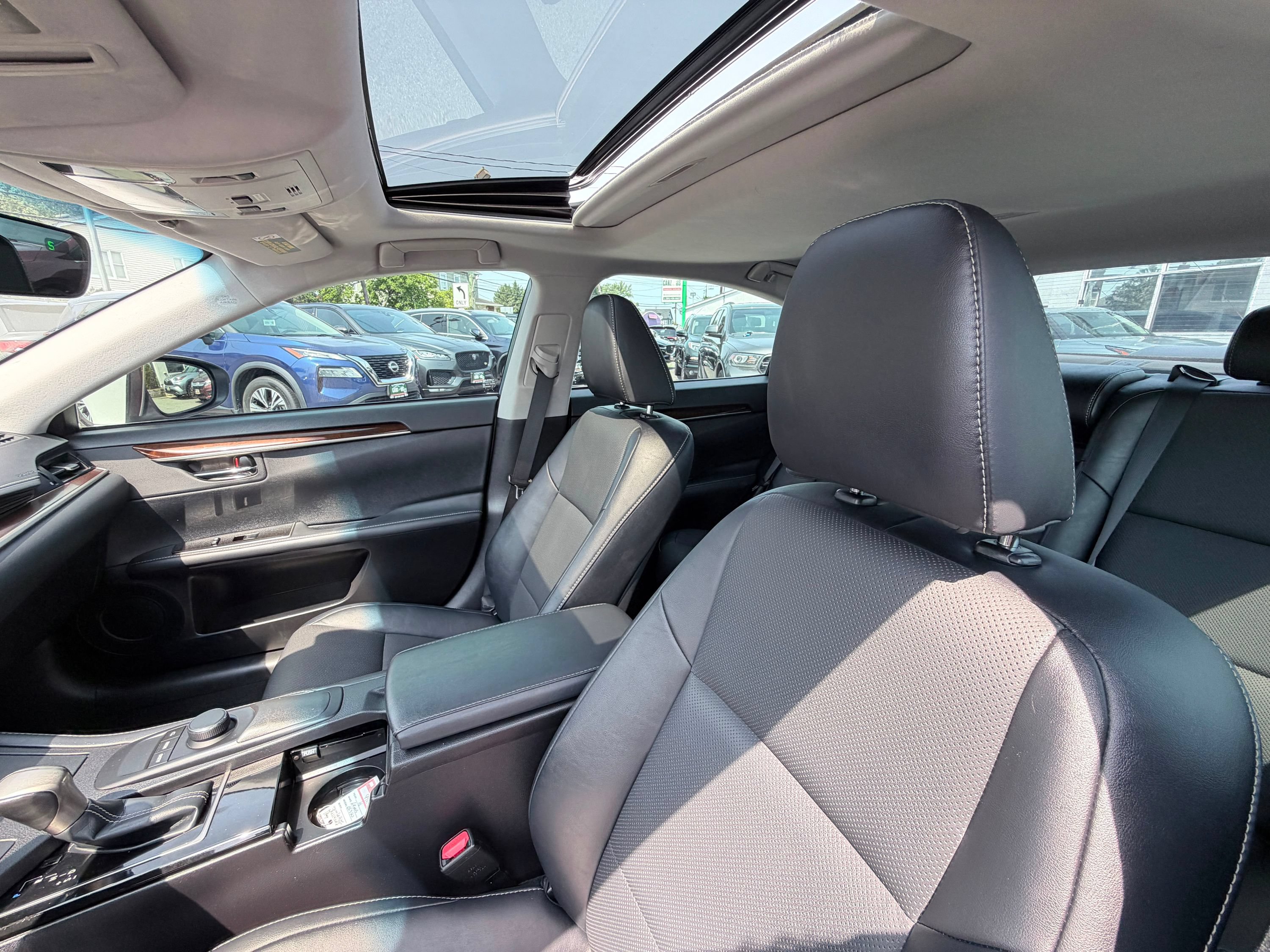 Used 2018 Lexus ES 350 w/ Premier Package FWD image 14