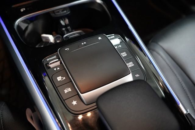 Used 2022 Mercedes-Benz GLB 250 4MATIC image 33