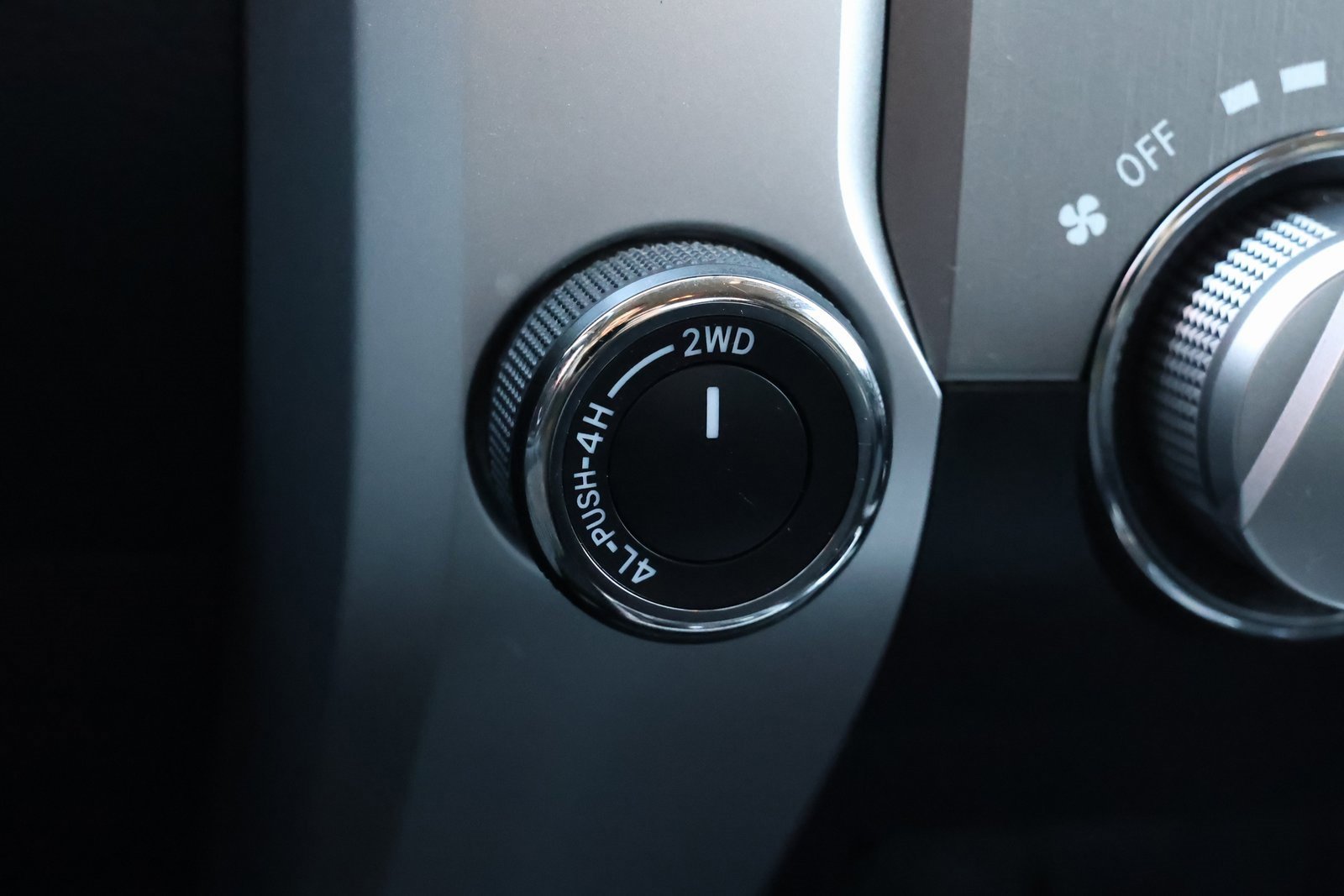 Used 2016 Toyota Tundra SR5 image 22